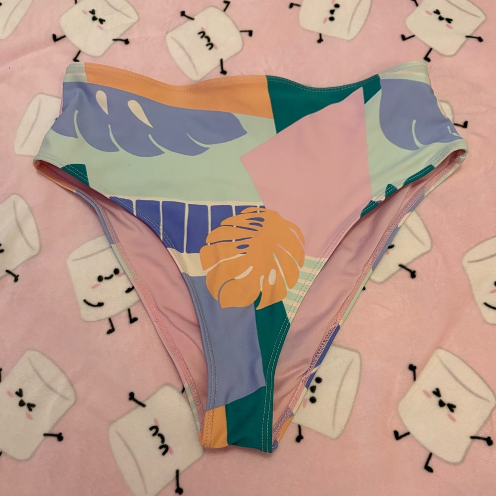 Small Women’s Forever 21 Bikini With High Waisted Bottoms - Picture 4 of 7